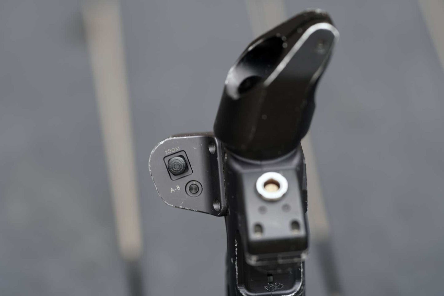 Nucleus M Zoom Pan-Bar Handle close up