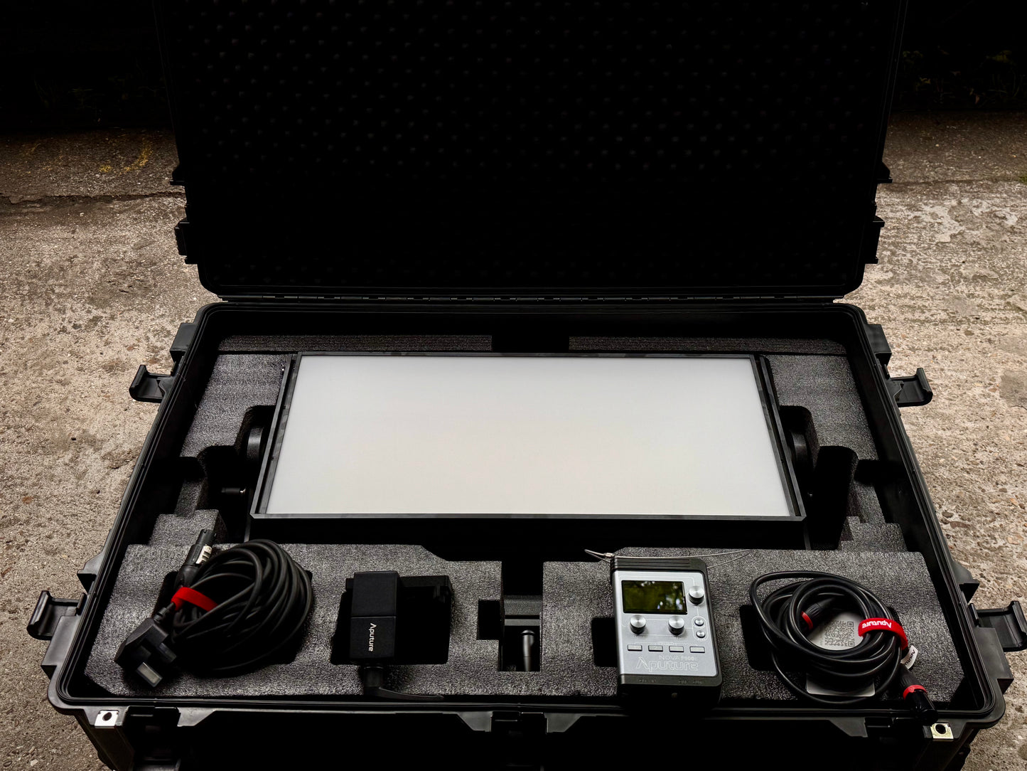 Aputure Nova P300c