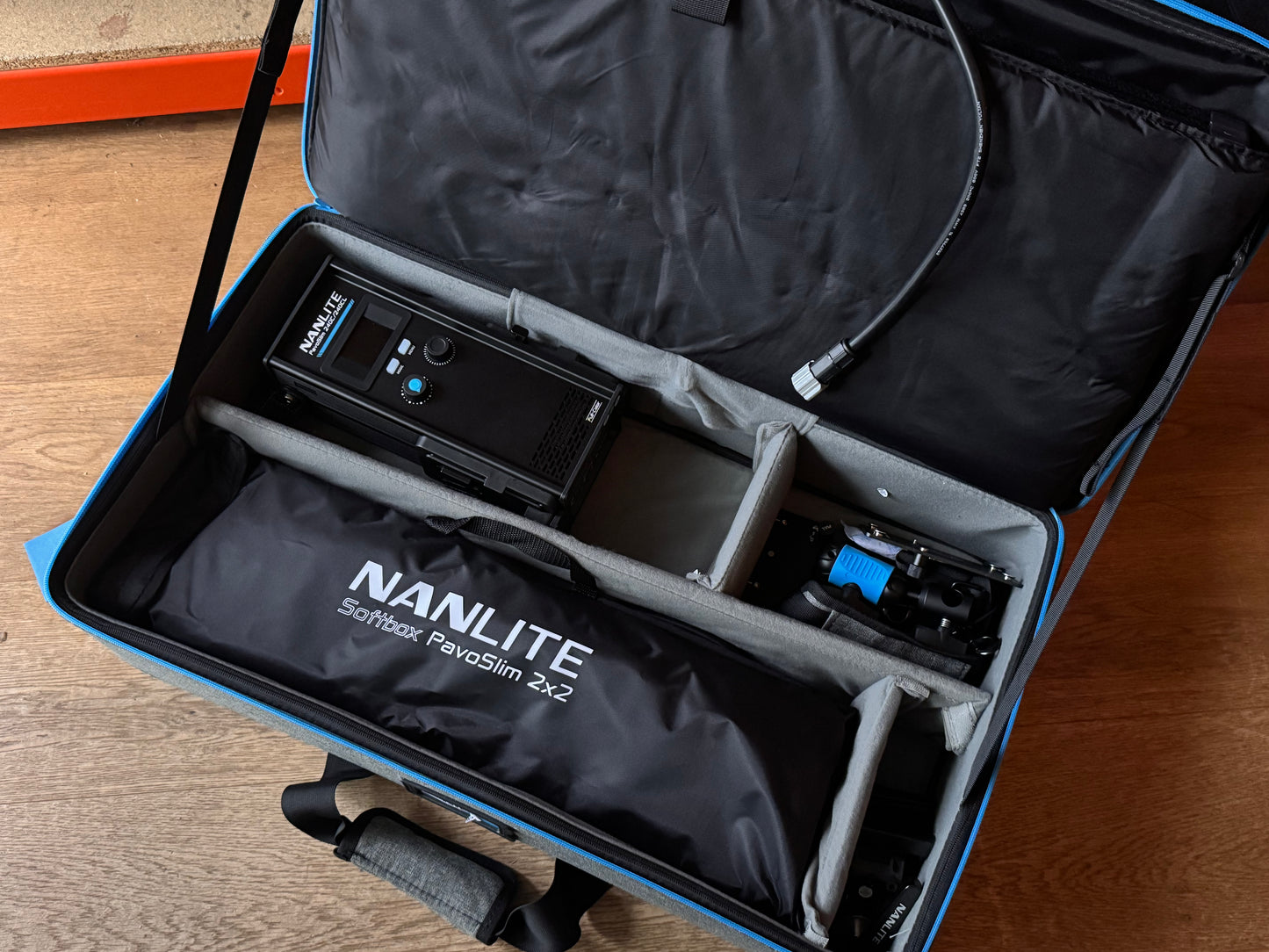 Nanlite Pavo Slim 240c